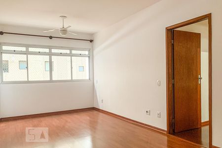 Sala de apartamento para alugar com 2 quartos, 75m² em Centro, Campinas