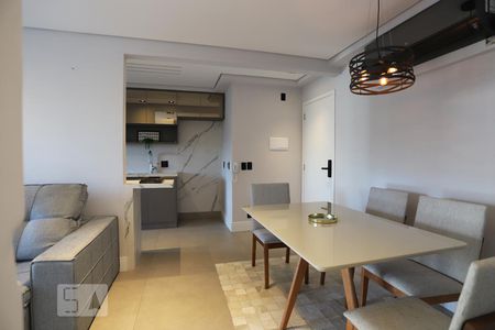 Sala de apartamento para alugar com 2 quartos, 67m² em Empresarial 18 do Forte, Barueri