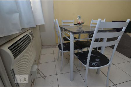 Sala de kitnet/studio para alugar com 1 quarto, 25m² em Centro, Rio de Janeiro