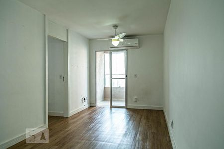 Sala de apartamento para alugar com 3 quartos, 70m² em Paraíso do Morumbi, São Paulo