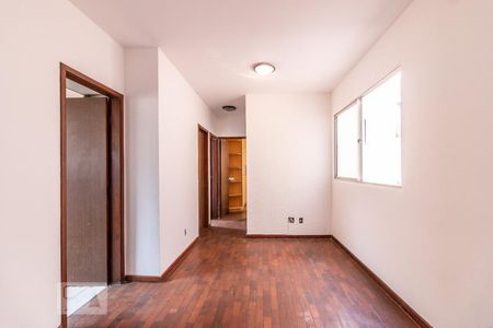 Sala de apartamento para alugar com 3 quartos, 67m² em Buritis, Belo Horizonte