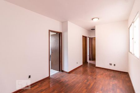 Sala de apartamento para alugar com 3 quartos, 67m² em Buritis, Belo Horizonte