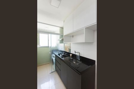 Cozinha de apartamento à venda com 2 quartos, 54m² em Loteamento Parque São Martinho, Campinas