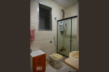 Banheiro de apartamento à venda com 2 quartos, 94m² em Leme, Rio de Janeiro