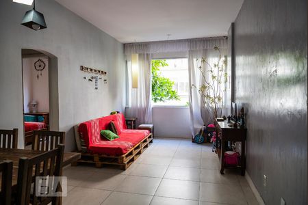 Apartamento à venda com 94m², 2 quartos e sem vagaSala