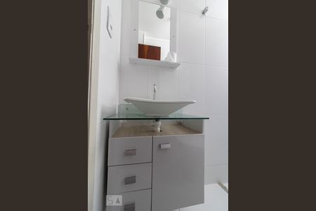 Banheiro de apartamento à venda com 1 quarto, 49m² em Vila Milton, Guarulhos