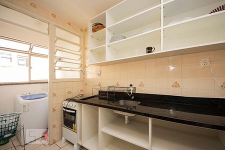 Cozinha de apartamento à venda com 1 quarto, 40m² em Vila Ipiranga, Porto Alegre