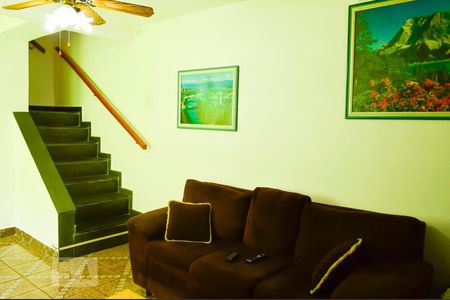 Sala Escada Piso Superior de casa à venda com 3 quartos, 135m² em Vila Dalila, São Paulo