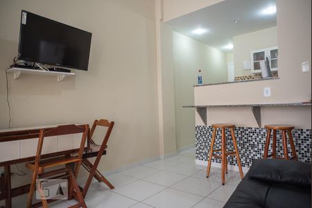 Sala de kitnet/studio para alugar com 1 quarto, 35m² em Copacabana, Rio de Janeiro