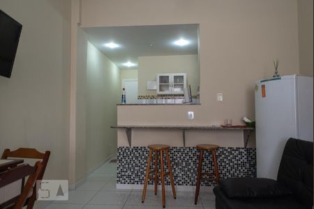 Sala de kitnet/studio para alugar com 1 quarto, 35m² em Copacabana, Rio de Janeiro