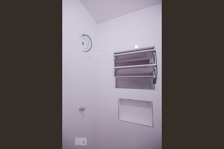 Banheiro de apartamento para alugar com 1 quarto, 30m² em Vila Ipojuca, São Paulo