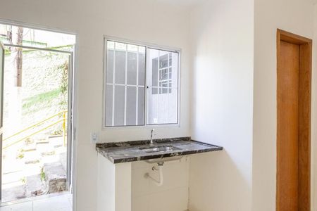 Sala/Cozinha de apartamento para alugar com 1 quarto, 30m² em Vila Ipojuca, São Paulo