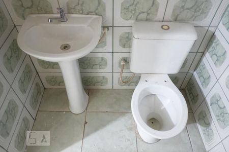 Banheiro de casa para alugar com 1 quarto, 40m² em Vila Lar Nacional, São Paulo