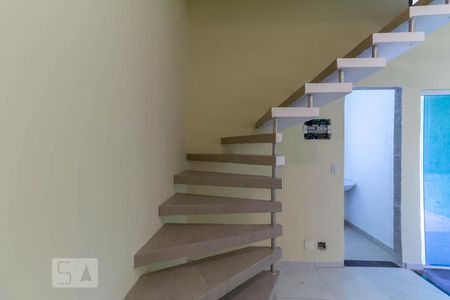 Sala - Escada de casa para alugar com 2 quartos, 130m² em Cascadura, Rio de Janeiro