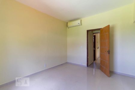 Suíte 1 de casa para alugar com 2 quartos, 130m² em Cascadura, Rio de Janeiro