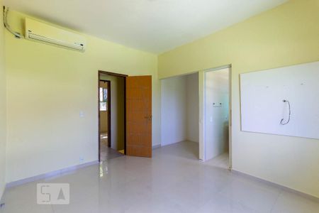 Suíte 1 de casa para alugar com 2 quartos, 130m² em Cascadura, Rio de Janeiro