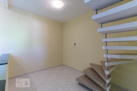 Sala de casa para alugar com 2 quartos, 130m² em Cascadura, Rio de Janeiro