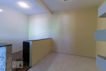 Sala de casa para alugar com 2 quartos, 130m² em Cascadura, Rio de Janeiro