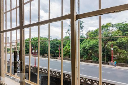 Vista Sala  de apartamento para alugar com 2 quartos, 100m² em Centro, Belo Horizonte