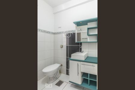 Banheiro de kitnet/studio para alugar com 1 quarto, 35m² em Petrópolis, Porto Alegre