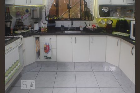 Apartamento à venda com 125m², 3 quartos e 2 vagas Apartamento à venda com 125m², 3 quartos e 2 vagasCozinha - armários