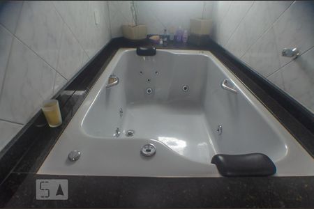 Apartamento à venda com 125m², 3 quartos e 2 vagas Apartamento à venda com 125m², 3 quartos e 2 vagasBanheiro da suíte - banheira