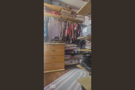 Apartamento à venda com 125m², 3 quartos e 2 vagas Apartamento à venda com 125m², 3 quartos e 2 vagasCloset da suíte