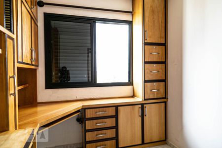 Quarto 1 de apartamento para alugar com 2 quartos, 58m² em Vila Andrade, São Paulo