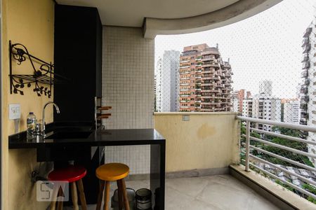 Varanda de apartamento à venda com 2 quartos, 90m² em Vila Andrade, São Paulo