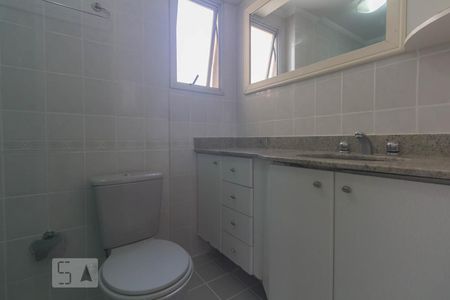 Banheiro de apartamento para alugar com 3 quartos, 76m² em Jardim Consórcio, São Paulo