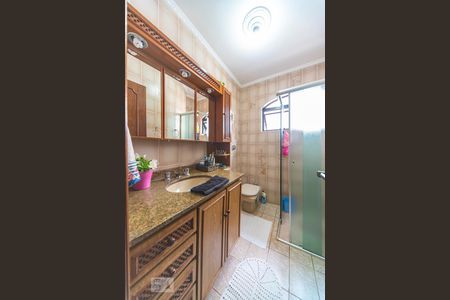 Banheiro  de casa à venda com 3 quartos, 240m² em Parque Erasmo Assunção, Santo André