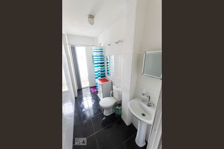 Banheiro e Área de serviço de kitnet/studio à venda com 1 quarto, 20m² em Sé, São Paulo