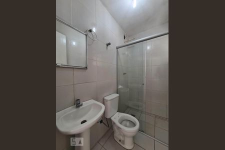 Banheiro de casa para alugar com 2 quartos, 40m² em Piratininga (venda Nova), Belo Horizonte