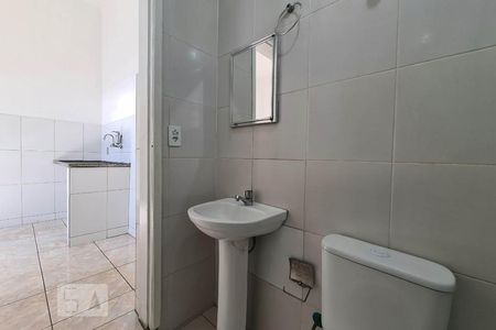 Banheiro de casa para alugar com 2 quartos, 40m² em Piratininga (venda Nova), Belo Horizonte