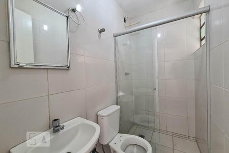 Banheiro de casa para alugar com 2 quartos, 40m² em Piratininga (venda Nova), Belo Horizonte