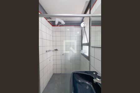 Banheiro de kitnet/studio à venda com 1 quarto, 29m² em Bom Fim, Porto Alegre