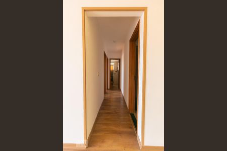 Corredor de apartamento para alugar com 2 quartos, 56m² em Vila Esperança, São Paulo