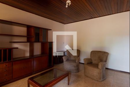 Sala 1 de casa para alugar com 5 quartos, 300m² em Cavalhada, Porto Alegre