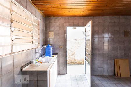 Cozinha de casa para alugar com 1 quarto, 55m² em Jardim Roberto, Osasco