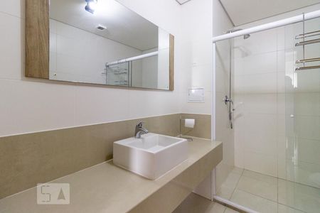 Banheiro de kitnet/studio para alugar com 1 quarto, 45m² em Tamboré, Santana de Parnaíba