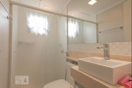 Banheiro de apartamento à venda com 2 quartos, 48m² em Vila Carminha, Campinas