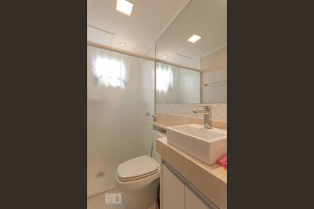 Banheiro de apartamento à venda com 2 quartos, 48m² em Vila Carminha, Campinas