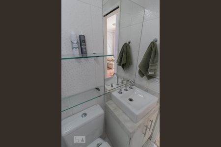 Apartamento à venda com 74m², 3 quartos e 2 vagas Apartamento à venda com 74m², 3 quartos e 2 vagasBanheiro