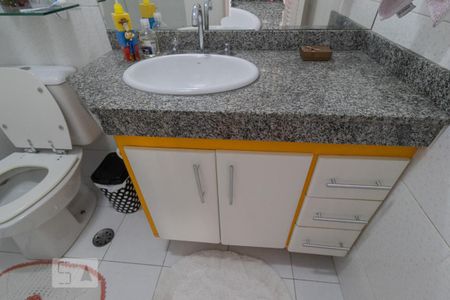Apartamento à venda com 74m², 3 quartos e 2 vagas Apartamento à venda com 74m², 3 quartos e 2 vagasBanheiro da Suíte