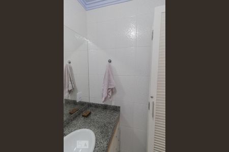 Apartamento à venda com 74m², 3 quartos e 2 vagas Apartamento à venda com 74m², 3 quartos e 2 vagasBanheiro da Suíte