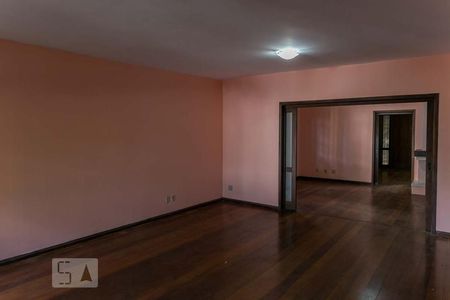 Sala de casa para alugar com 5 quartos, 320m² em Ipanema, Porto Alegre