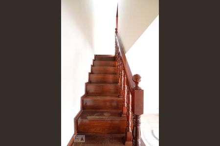 Escada de casa à venda com 2 quartos, 60m² em Jardim Santa Inês, Guarulhos