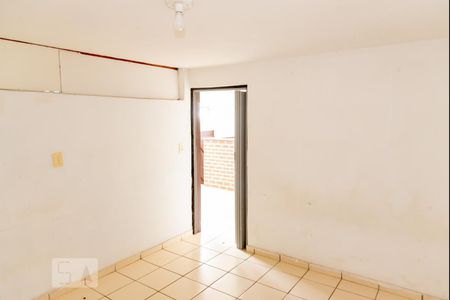 Quarto 1 de casa para alugar com 2 quartos, 40m² em Jardim Matarazzo, São Paulo