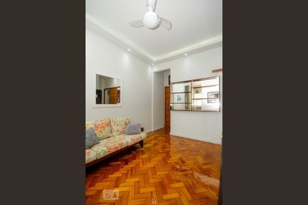 Sala de apartamento para alugar com 2 quartos, 67m² em Copacabana, Rio de Janeiro