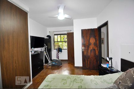 Suíte de casa à venda com 3 quartos, 250m² em Vila Adalgisa, Osasco